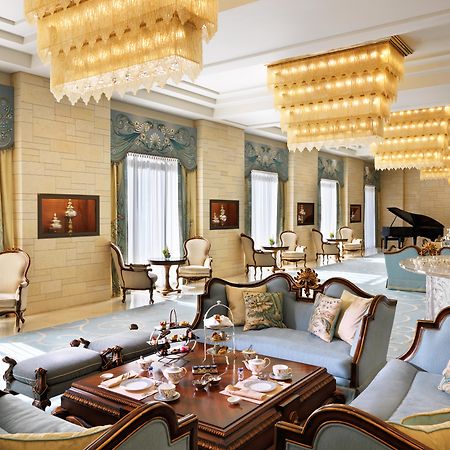 Jumeirah Messilah Beach Kuwait Kuwait City Exterior foto The Imperial Lounge at the airport