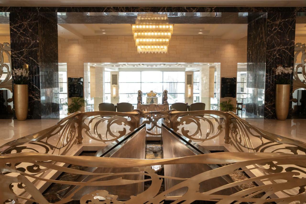 Jumeirah Messilah Beach Kuwait Kuwait City Exterior foto The lobby of the Ritz-Carlton, Dubai